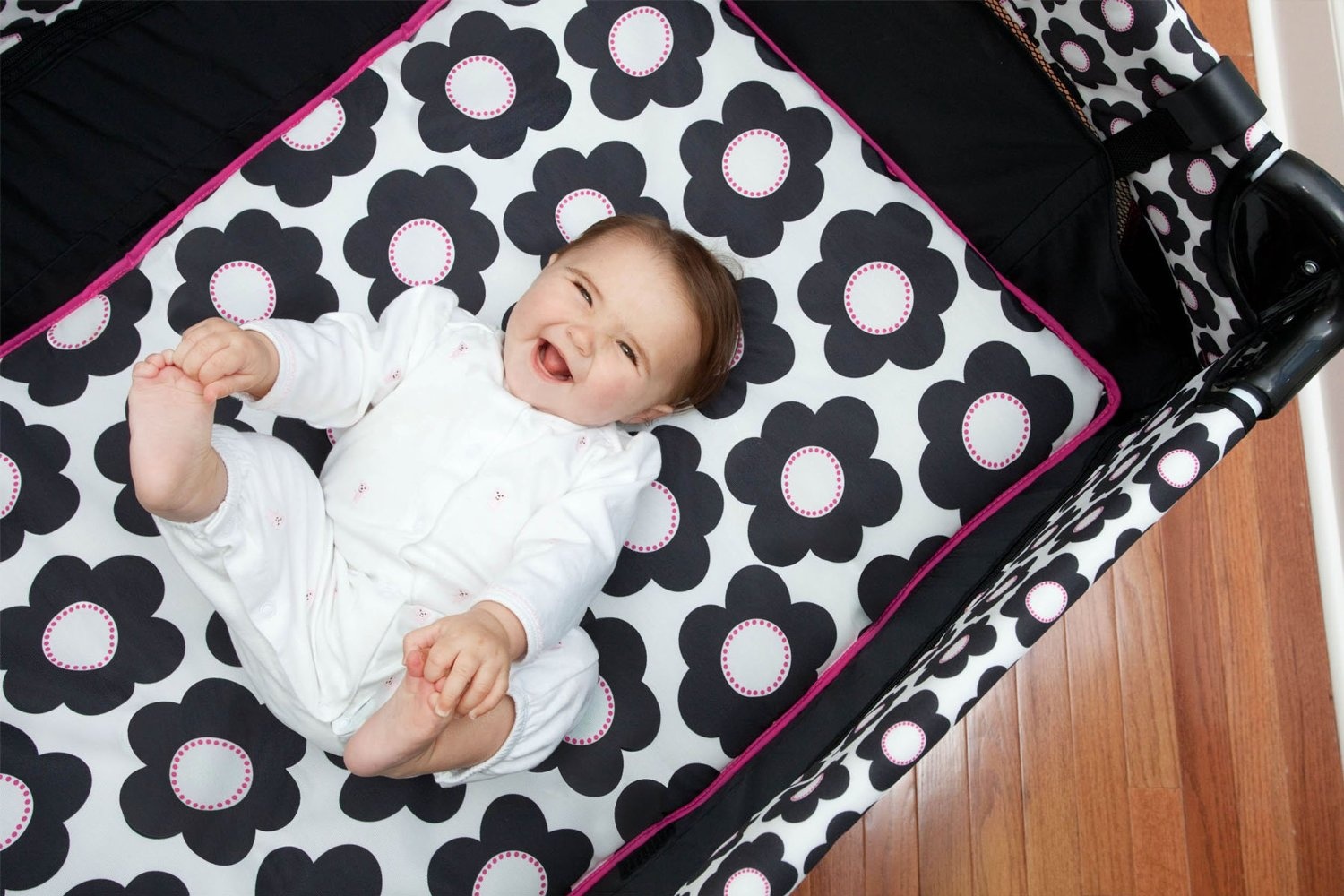 Nôi cũi siêu nhẹ 3 tầng Evenflo Portable BabySuite 300 Playard hình 2