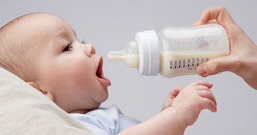 07 điều các mẹ nên tránh khi pha sữa cho bé