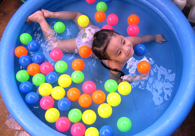 Những trò chơi phát triển trí não cho trẻ dưới 6 tháng tuổi