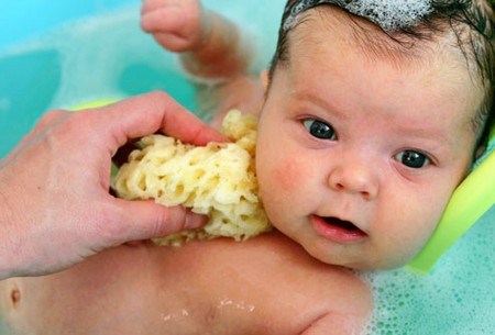 Cách tắm bé đúng cách trong mùa lạnh