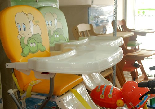 Bí quyết lựa chọn và sử dụng ghế ăn dặm cho bé đúng cách