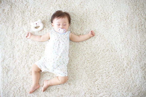 6 lỗi tai hại khi mặc đồ cho trẻ sơ sinh