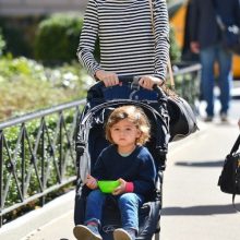 Những điều tuyệt vời nhất cho bé khi sử dụng xe đẩy