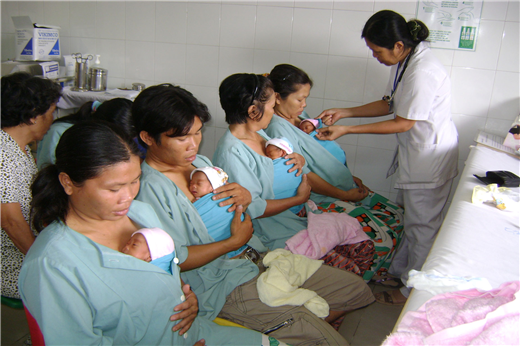 Để bé sơ sinh không bị mắc các bệnh đường hô hấp vào mùa đông