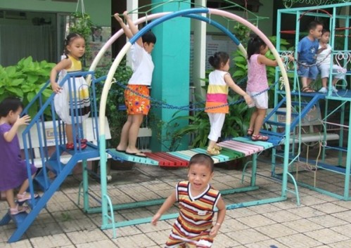 Dấu hiệu nhận biết con đi nhà trẻ bị bạo hành