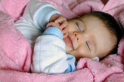 Tã giấy, đồ sơ sinh cần thiết của bé vào mùa đông.