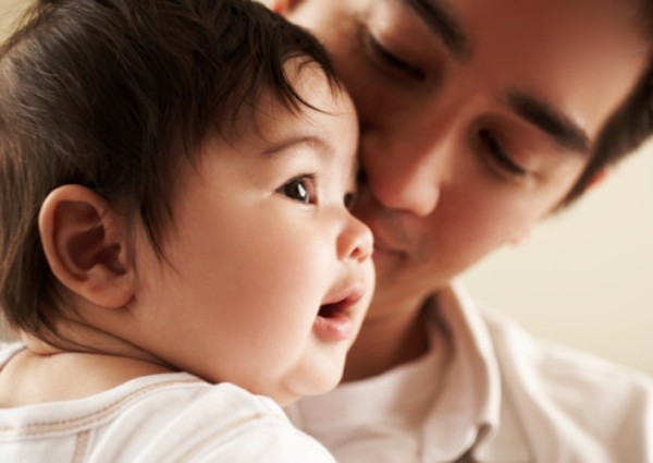 Cười vỡ bụng những pha chăm con đặc thù của các ông bố