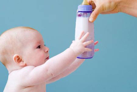 Bí quyết để cai sữa đêm cho bé