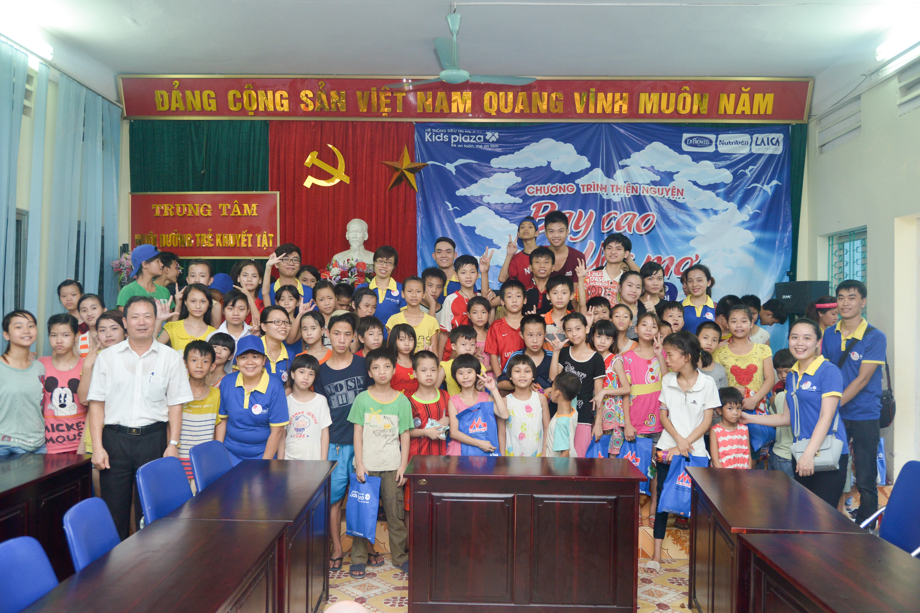 Kids Plaza cùng nâng cánh ước mơ cho các em nhỏ khuyết tật