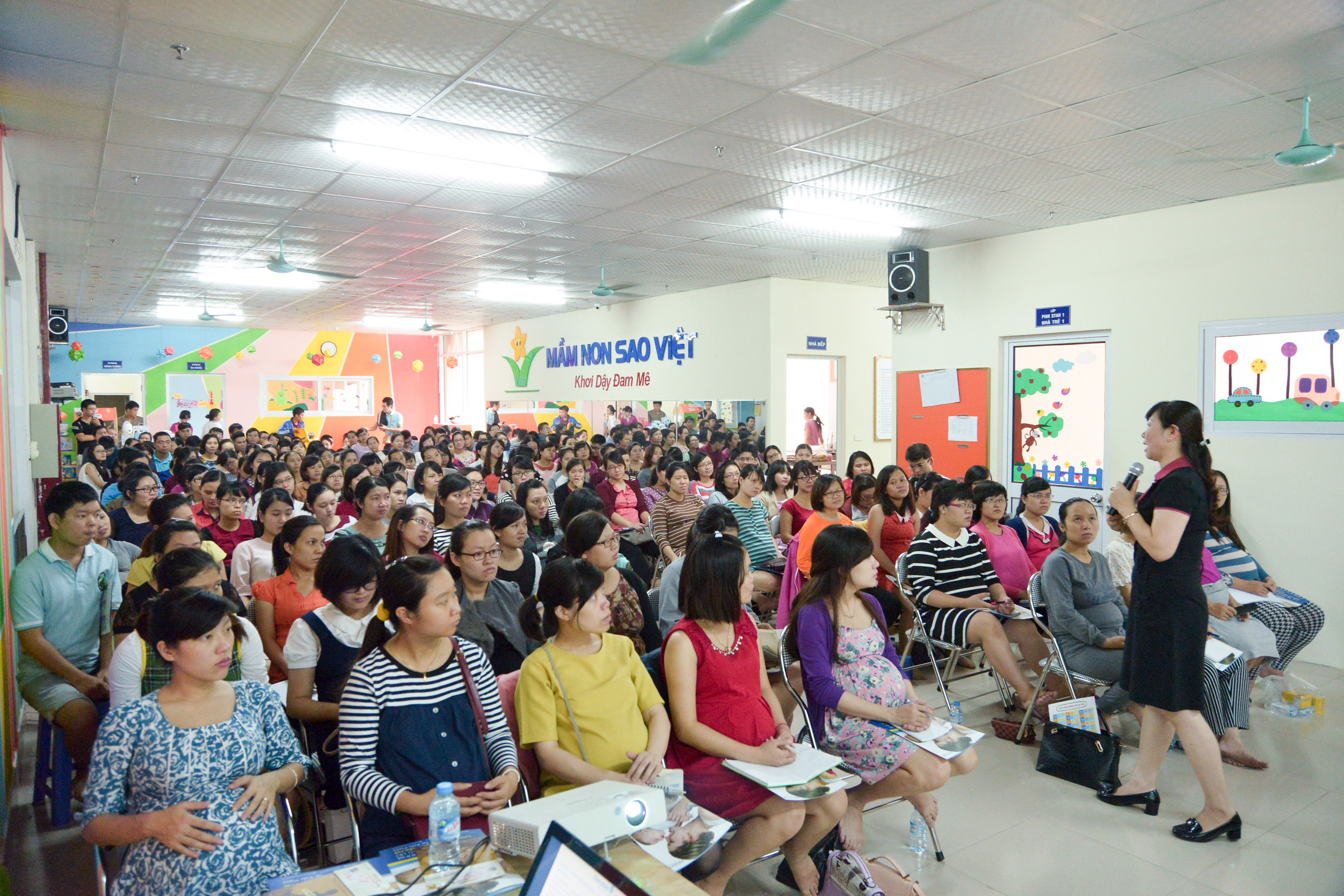 Hơn 200 mẹ bầu tham dự kỷ niệm 6 năm Hội thảo tiền sản Kids Plaza