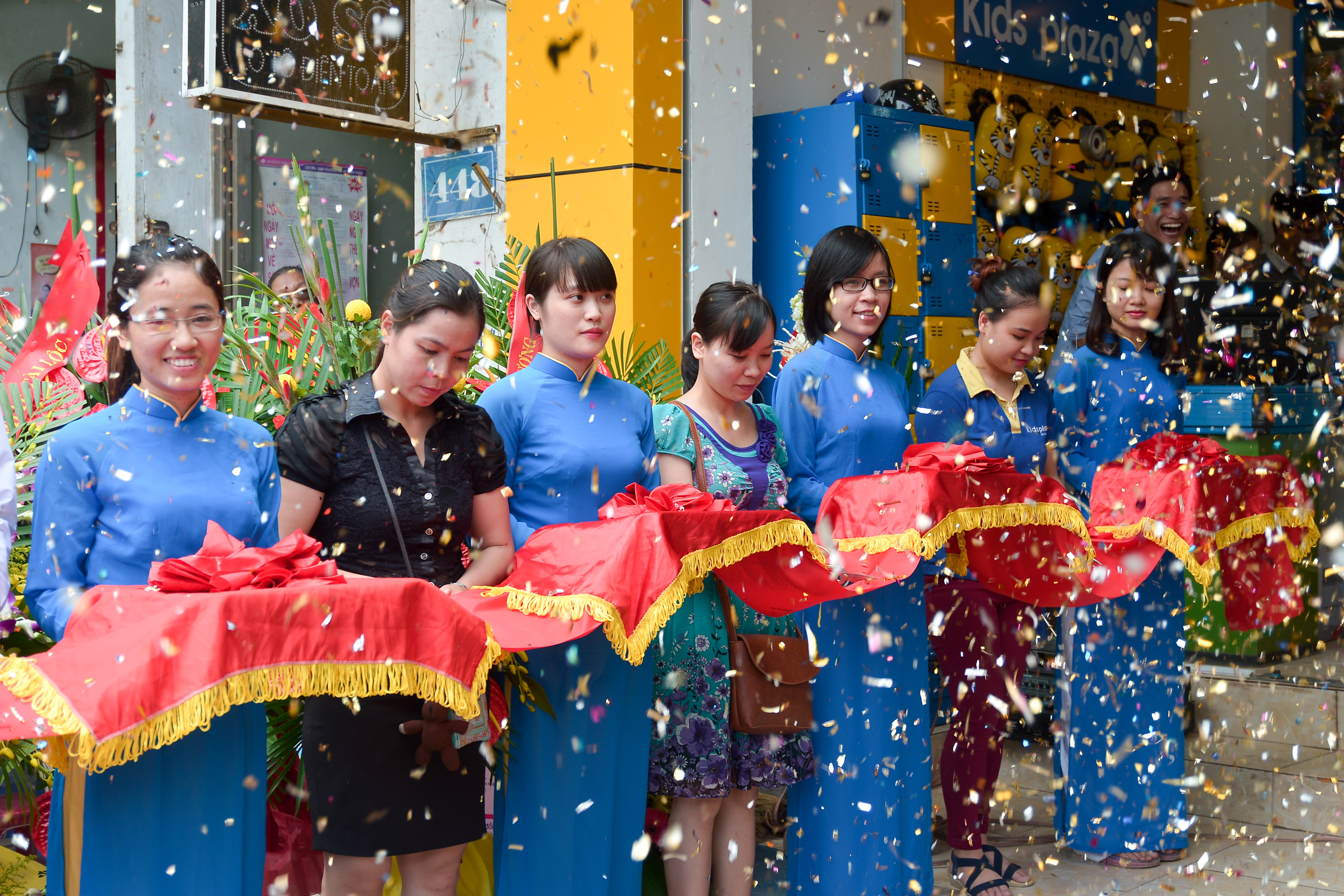 Tưng bừng khai trương Kids Plaza 446 Minh Khai