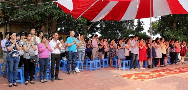 Gần 300 mẹ bầu tham gia lễ cầu an mang tên “Nói với con lời bình an” tại chùa Trấn Quốc