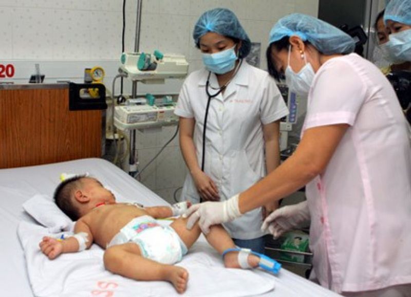 Tất tật thông tin mẹ phải biết về tiêm phòng vắc-xin viêm não mô cầu cho con