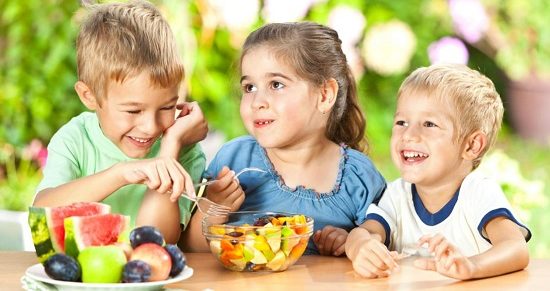 Những món ăn phổ biến có ảnh hưởng xấu đến trí thông minh của bé