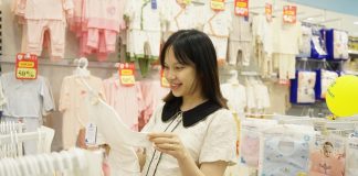 Giải đáp có nên kiêng mua đồ sơ sinh sớm cho bé không ?