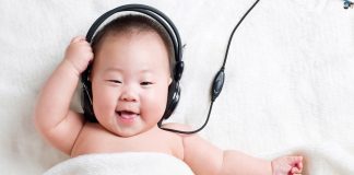 5 dấu hiệu nhận diện trẻ thông minh từ lúc mới chào đời