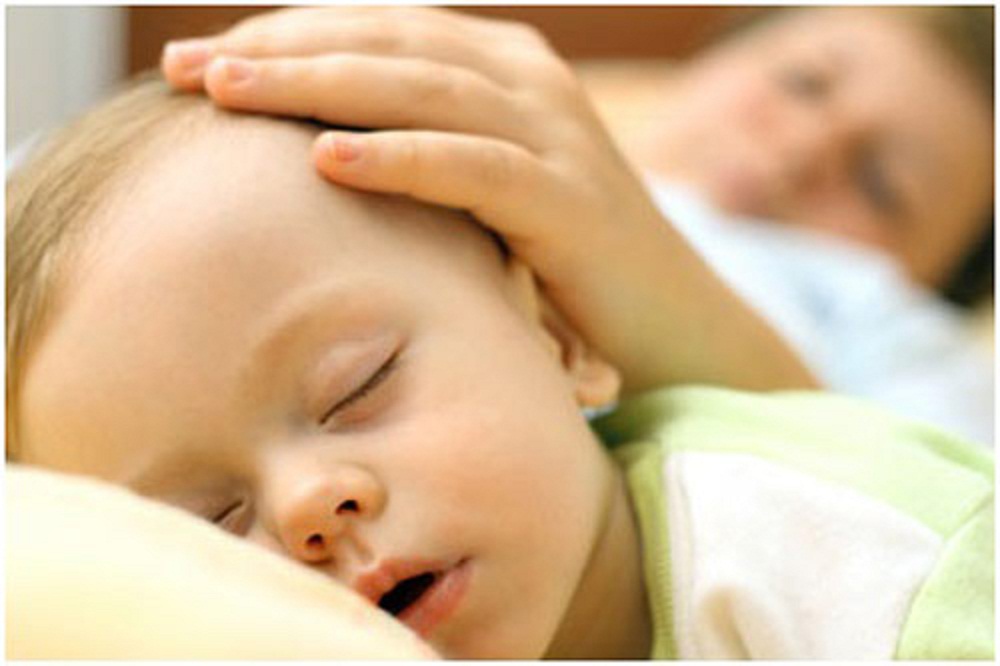 4 nguyên nhân chính và cách điều trị bé sơ sinh bị ra mồ hôi quá nhiều khi ngủ nguyên nhân bé bị ra mồ hôi trộm quá nhiều