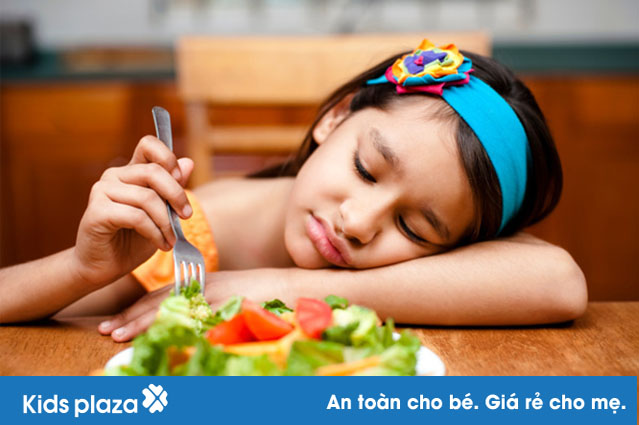 Biết những mẹo này mẹ khỏi lo khi bé biếng ăn