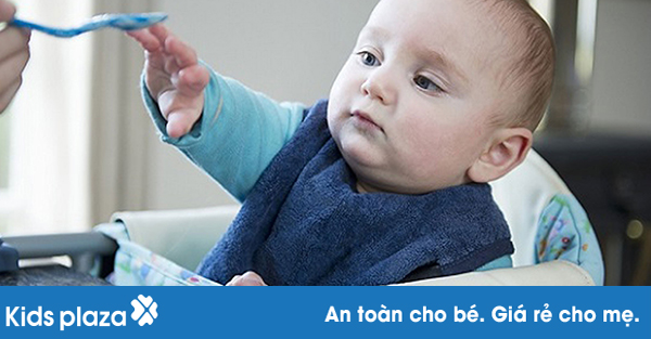 Những điều cần biết về kết hợp ăn dặm BLW và truyền thống