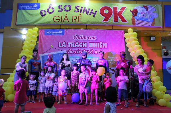 Các ông bố hoá siêu nhân mang theo thông điệp ý nghĩa