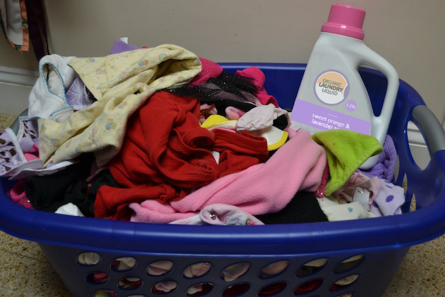 Giặt quần áo cho bé cực kỳ đơn giản mẹ biết chưa ?