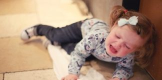 “Khủng hoảng tuổi lên 2”: Chế ngự nhưng cơn “ăn vạ”