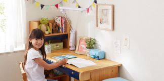5 tiêu chuẩn chọn mua bàn học cho bé mà mẹ cần phải biết Bàn học cho bé