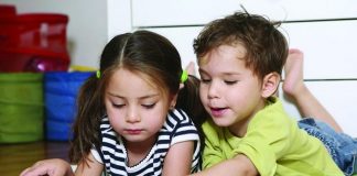 Những cuốn sách nuôi dạy con hay nhất của Kids Plaza Bé đọc sách