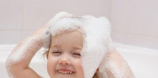 Những công dụng Tuyệt Vời mà sữa tắm gội mang lại cho da em bé bé tắm gội