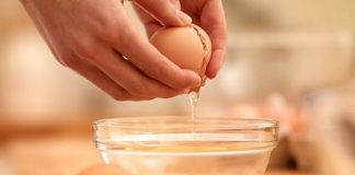 Cách nấu bột trứng cho bé ăn dặm vào mùa hè nhiều dinh dưỡng