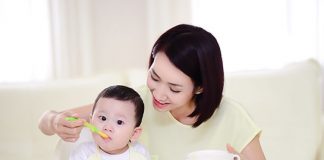 Bé ăn bột ngọt bao lâu thì ăn bột mặn?