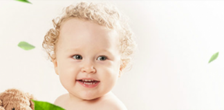 Khăn giấy ướt tốt cho da mặt của trẻ sơ sinh như thế nào?