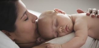 Cốm lợi sữa tốt không, nên mua loại nào cho mẹ sau sinh?