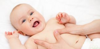 Dầu massage cho em bé loại nào tốt ? Dầu massage cho em bé