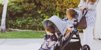 Hướng dẫn mẹ sử dụng xe đẩy đúng cách và an toàn cho bé