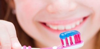 Các loại kem đánh răng cho bé nuốt được mẹ nên biết