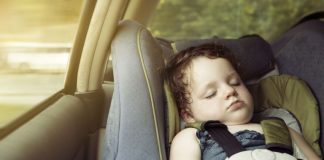 Mẹ sử dụng ghế ngồi ô tô cho bé có tốt hay không ?