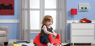 Có thể mẹ chưa biết công dụng tuyệt vời của xe chòi chân