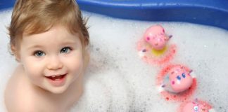 Kinh nghiệm chọn sữa tắm cho trẻ sơ sinh chi tiết nhất