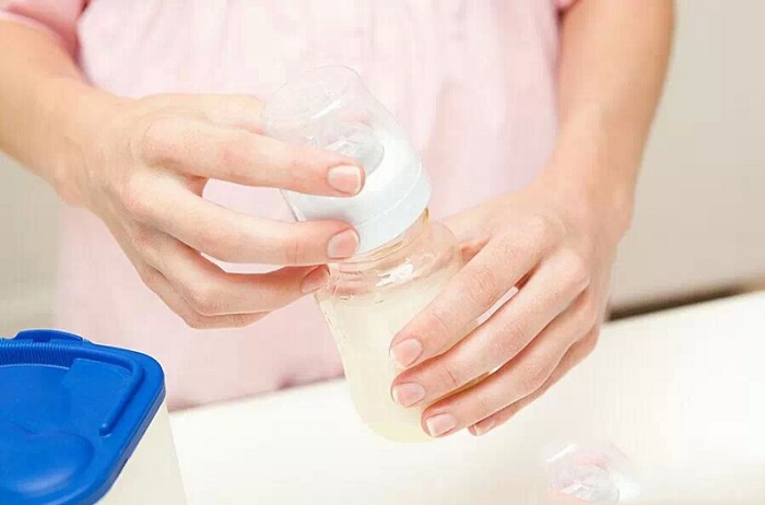 Cách pha sữa bột cho bé