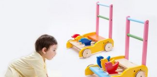 Có nên mua xe tập đi bằng gỗ 3 con gà giá rẻ hay không?