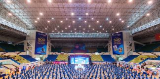 500 mẹ bầu cùng tập yoga tại sự kiện của Kids Plaza