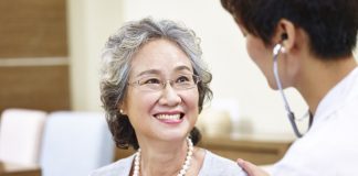 Sức đề kháng yếu, người già cần làm gì để tránh nhiễm virus corona?