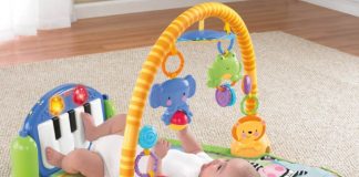 Học mẹ Nhật lựa chọn đồ chơi dành cho trẻ sơ sinh