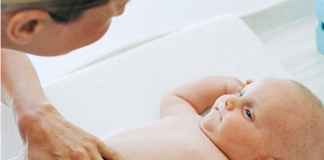 Kinh nghiệm nuôi con: Bé khóc đêm nhiều phải làm sao?