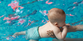 Có nên cho trẻ sơ sinh tập bơi từ sớm? Cách dạy trẻ tập bơi an toàn