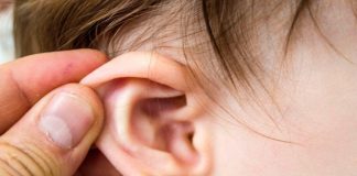 Nguyên nhân và dấu hiệu nhận biết: Trẻ sơ sinh bị viêm tai giữa?