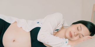 Các tư thế ngủ cho mẹ trong 3 tháng đầu mang thai