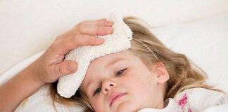 05 sai lầm khi mẹ hạ sốt tại nhà cho con