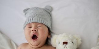 Giúp bé sơ sinh dễ ngủ vào ban đêm